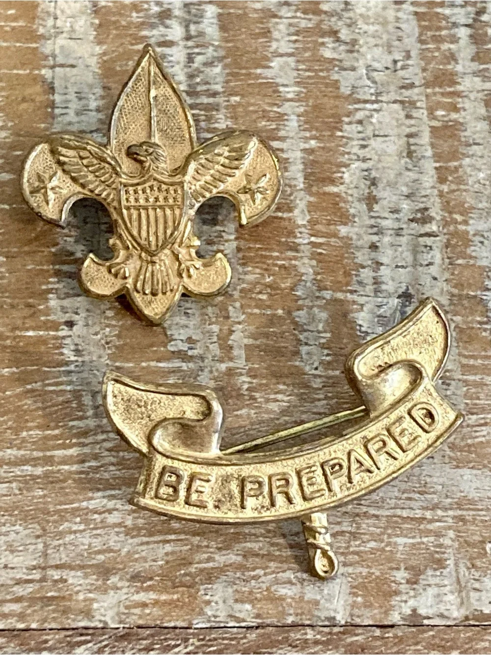 Gold Boy Scouts 'Be Prepared' Pin Set